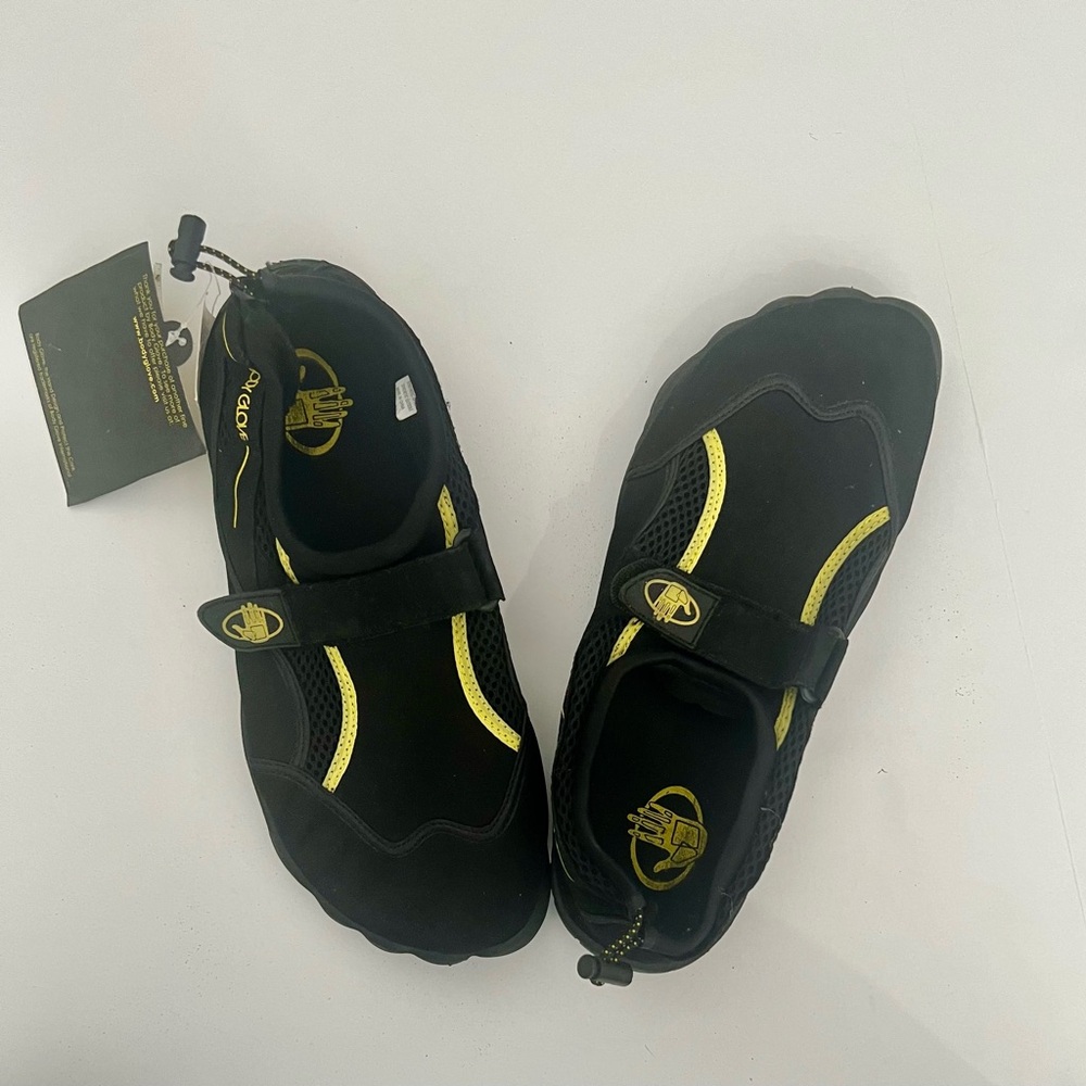 BODY GlOVE MEN WATER SHOES SIZE 11